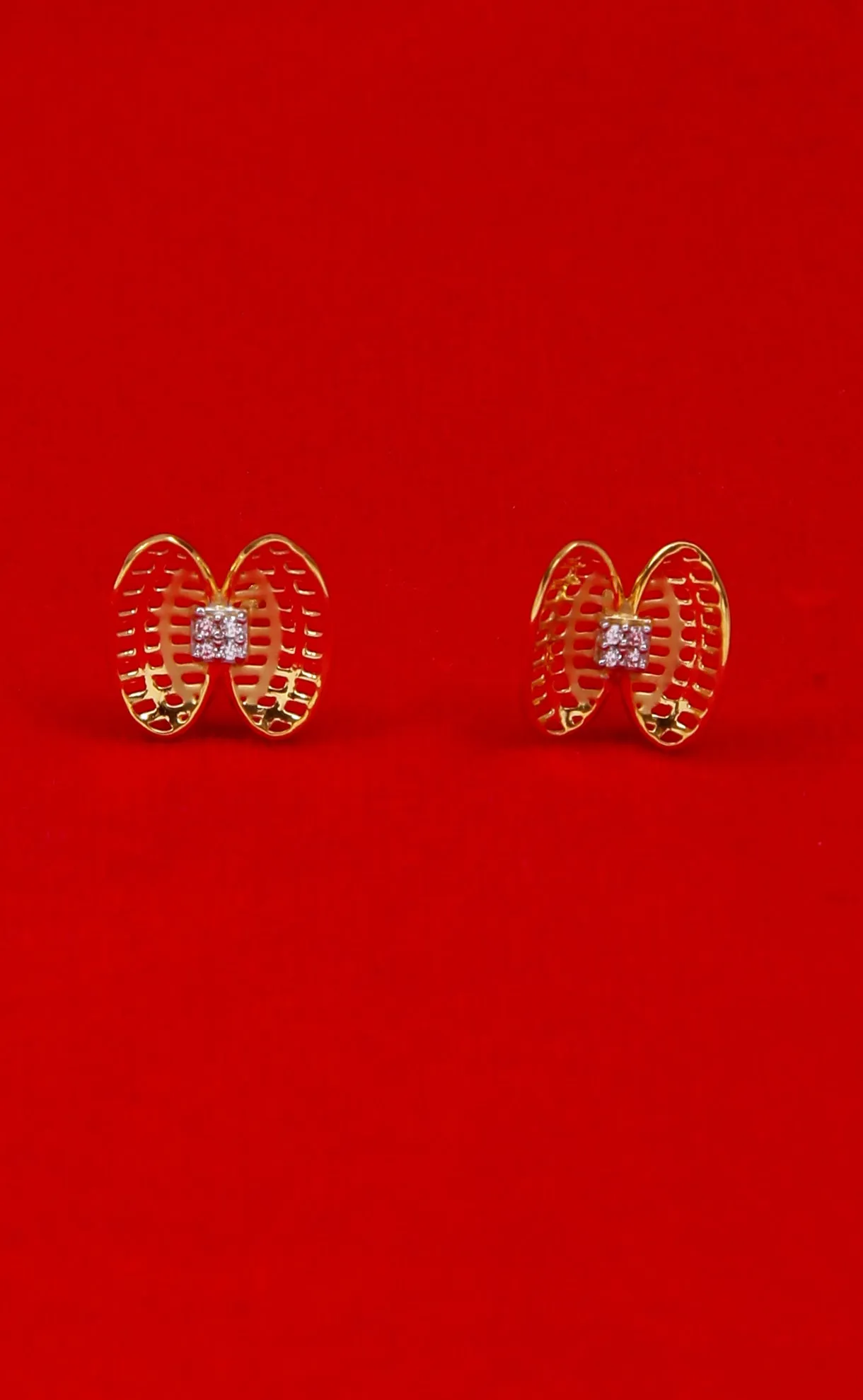22 KT Designer Gold Pendant Set (D143)