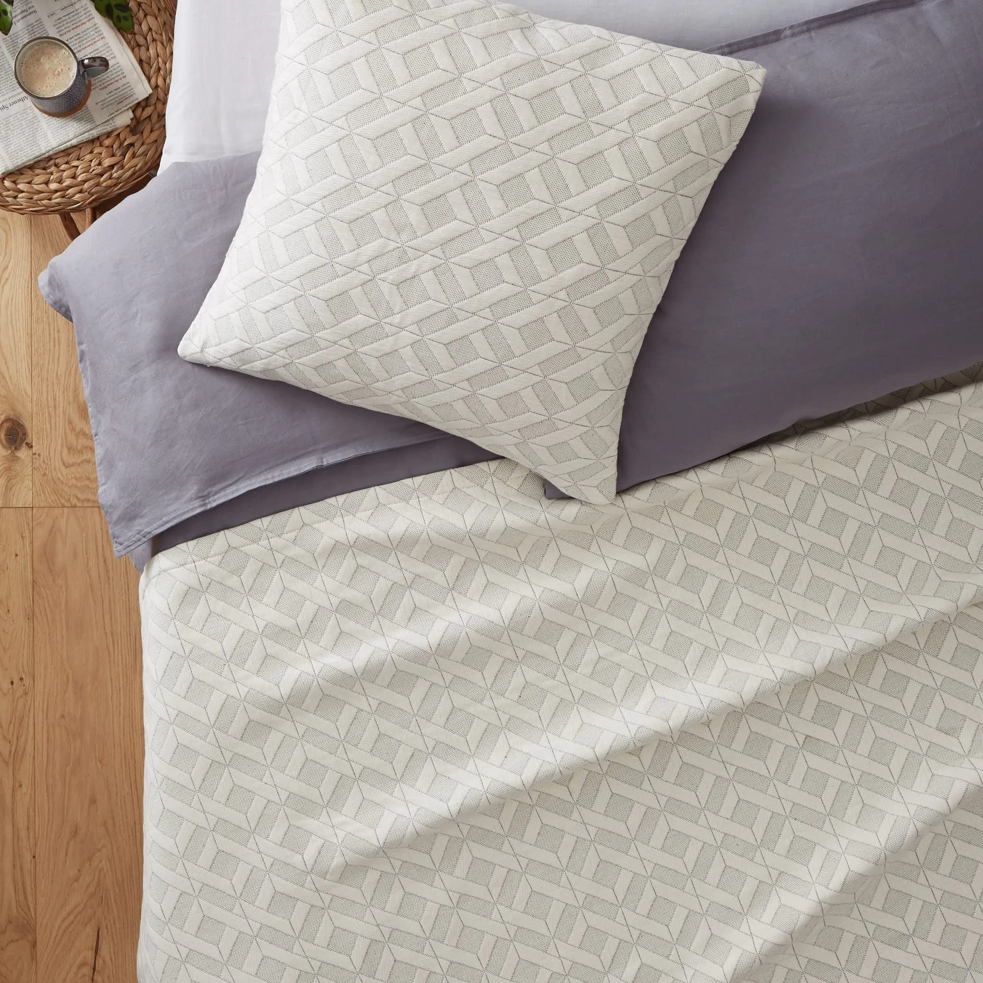 Aldeia Cotton Quilt [Light cream/Black]