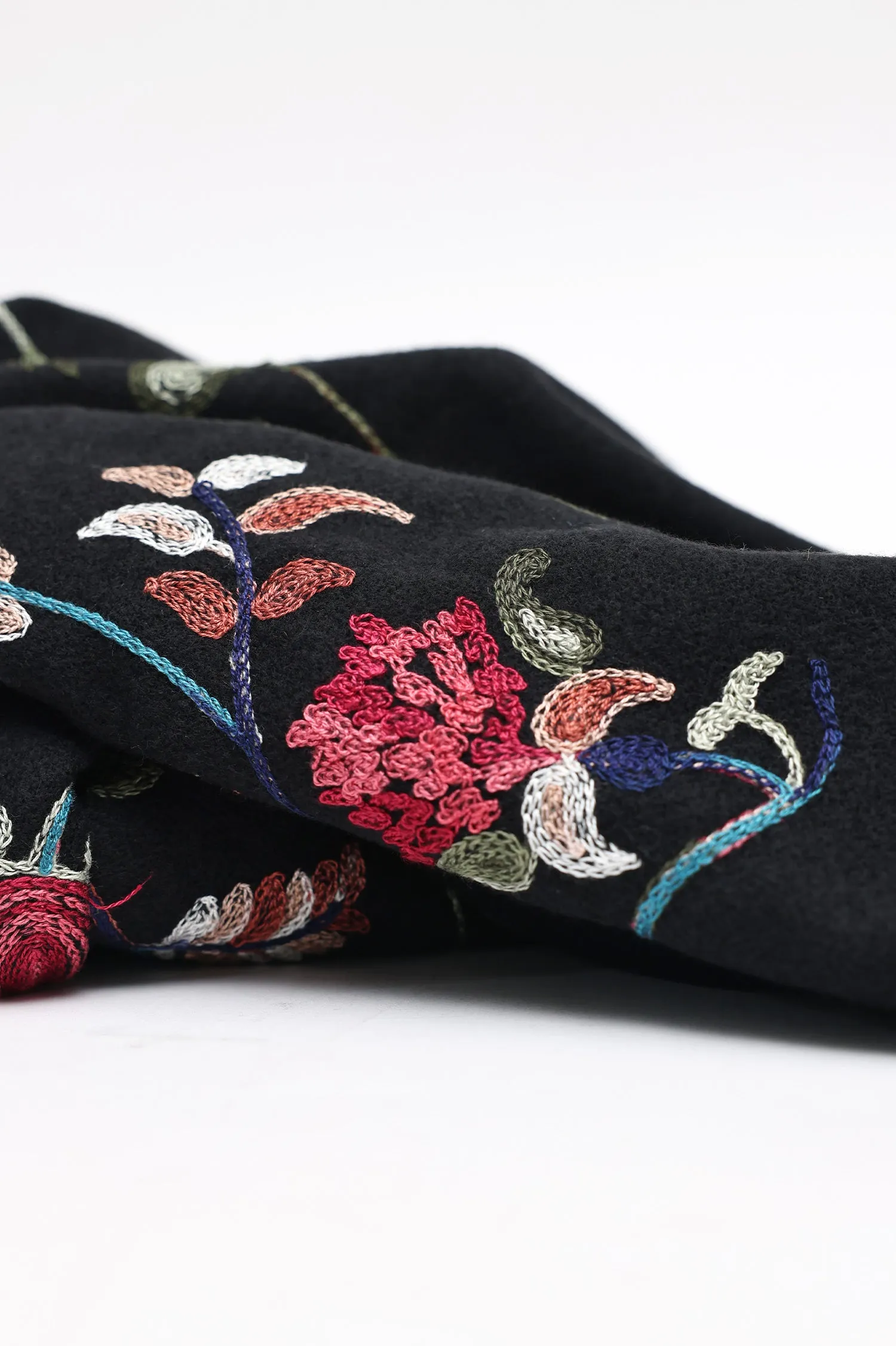 ARTISTIC FLORAL EMBROIDERY SCARF
