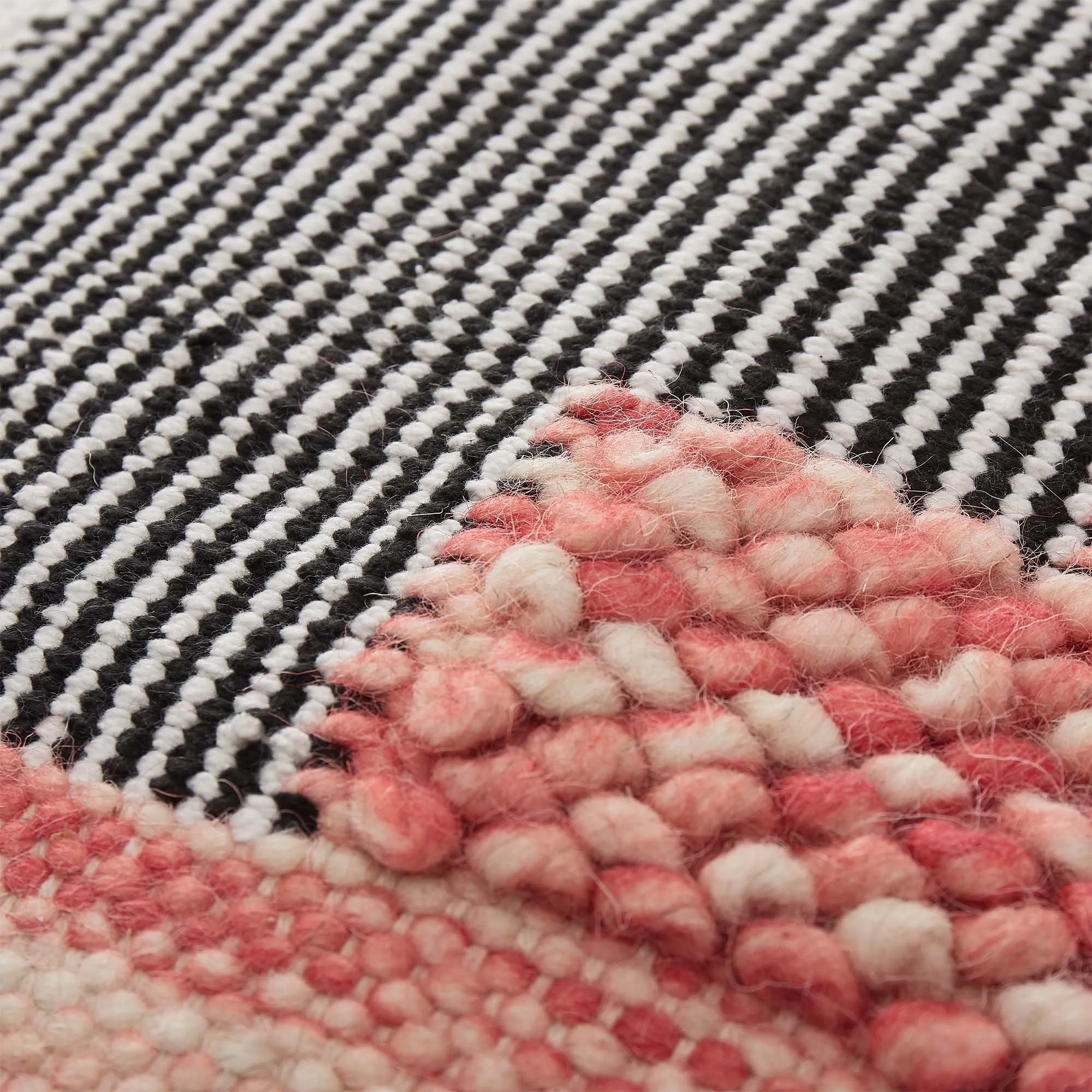 Bahadri Cushion [Natural white/Black/Papaya]