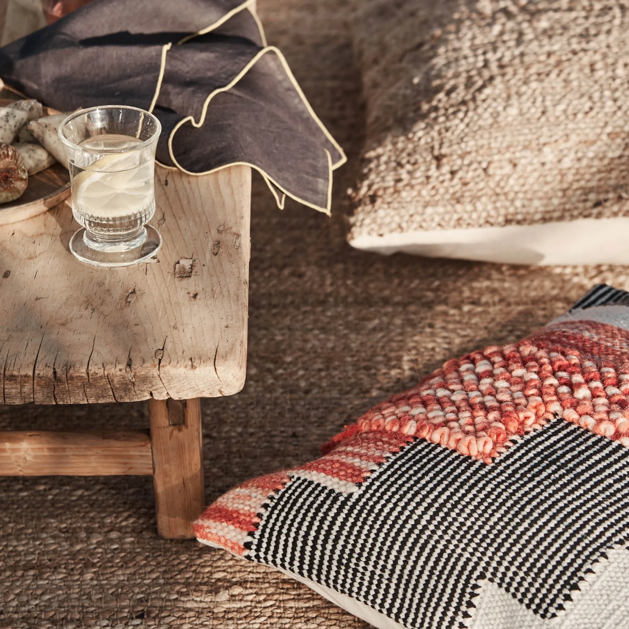 Bahadri Cushion [Natural white/Black/Papaya]