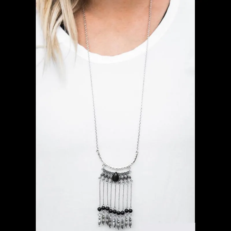 Mountain Beauty Black Necklace