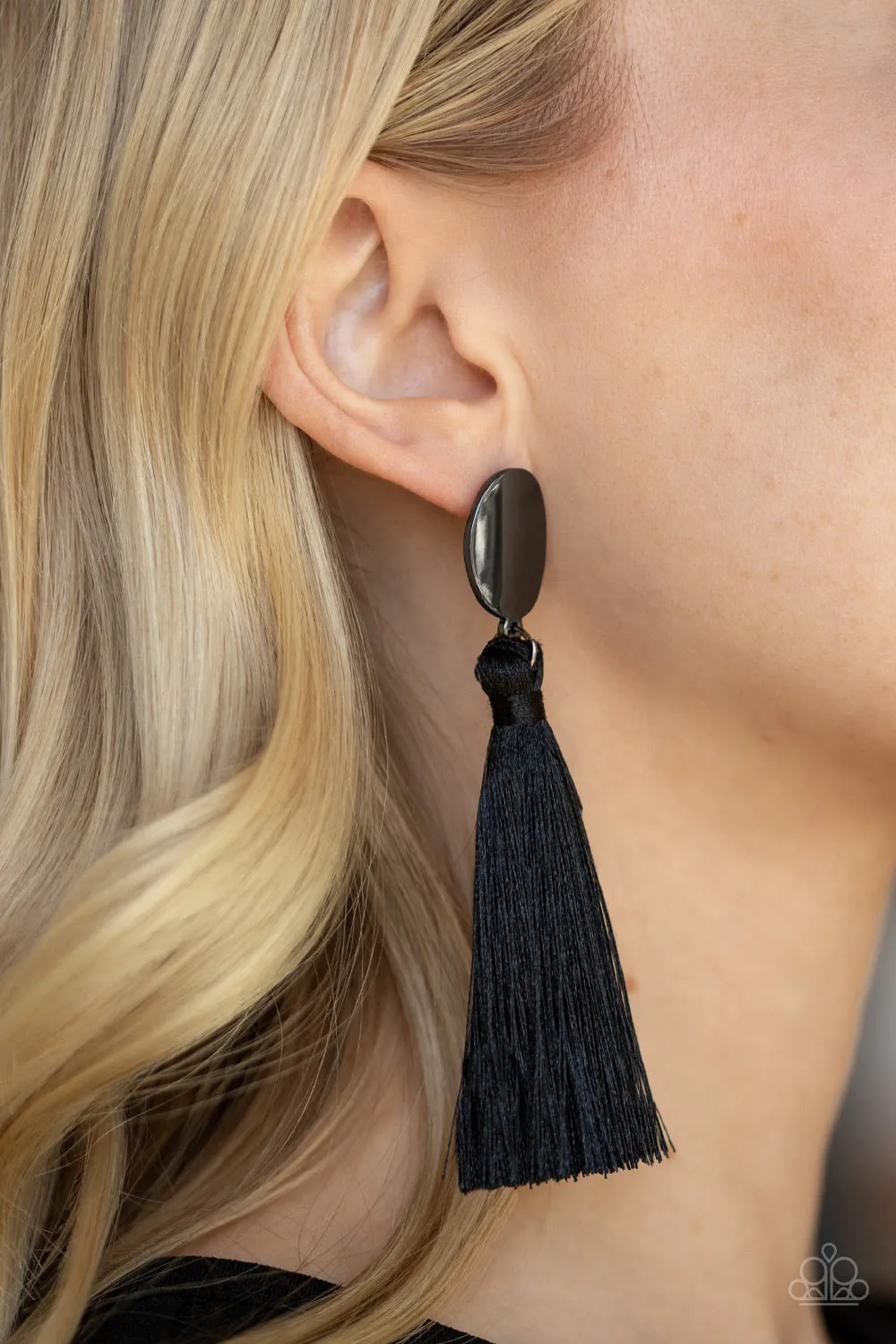 Va Va Plume Black Post Paparazzi Earring